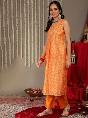 Women Printed Sequinned Kurta With Trousers & Dupatta 6