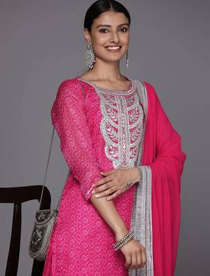Women Floral Yoke Design Bandhani Kurta with Trousers & Dupatta 2