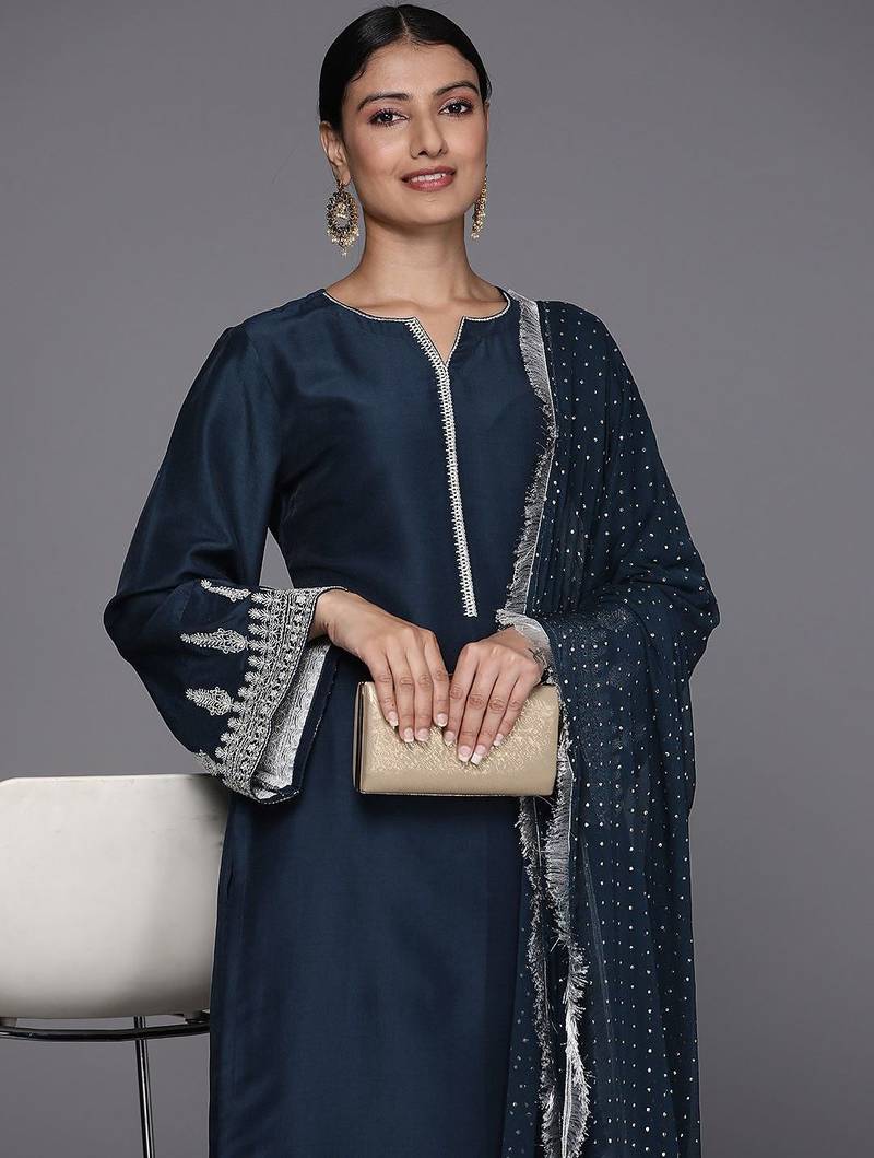 Women Ethnic Motifs Embroidered Regular Kurta with Trousers & With Dupatta