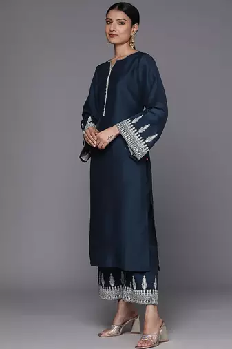 Women Ethnic Motifs Embroidered Regular Kurta with Trousers & With Dupatta