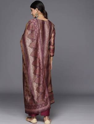 Ethnic Motifs Printed Chanderi Silk Kurta With Trousers & Dupatta 5