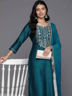 Ethnic Motifs Embroidered Sequinned Kurta With Trousers & Dupatta 2