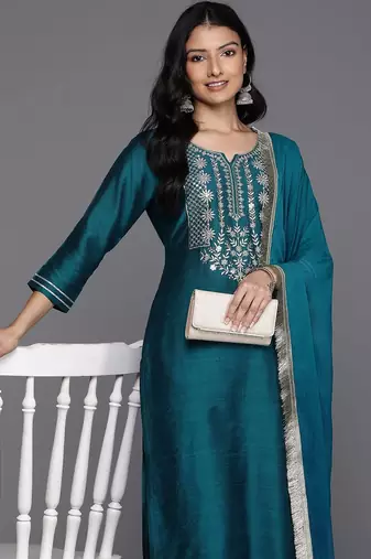 Ethnic Motifs Embroidered Sequinned Kurta With Trousers & Dupatta