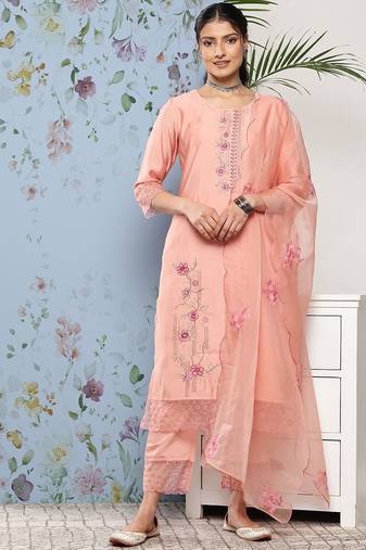 Women Peach-Coloured Floral Embroidered Thread Work Kurta with Trousers & With Dupatta
