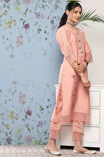 Women Peach-Coloured Floral Embroidered Thread Work Kurta with Trousers & With Dupatta