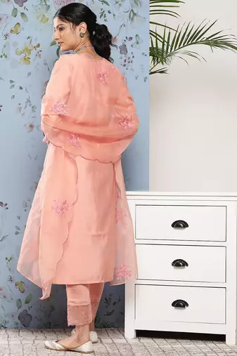 Women Peach-Coloured Floral Embroidered Thread Work Kurta with Trousers & With Dupatta