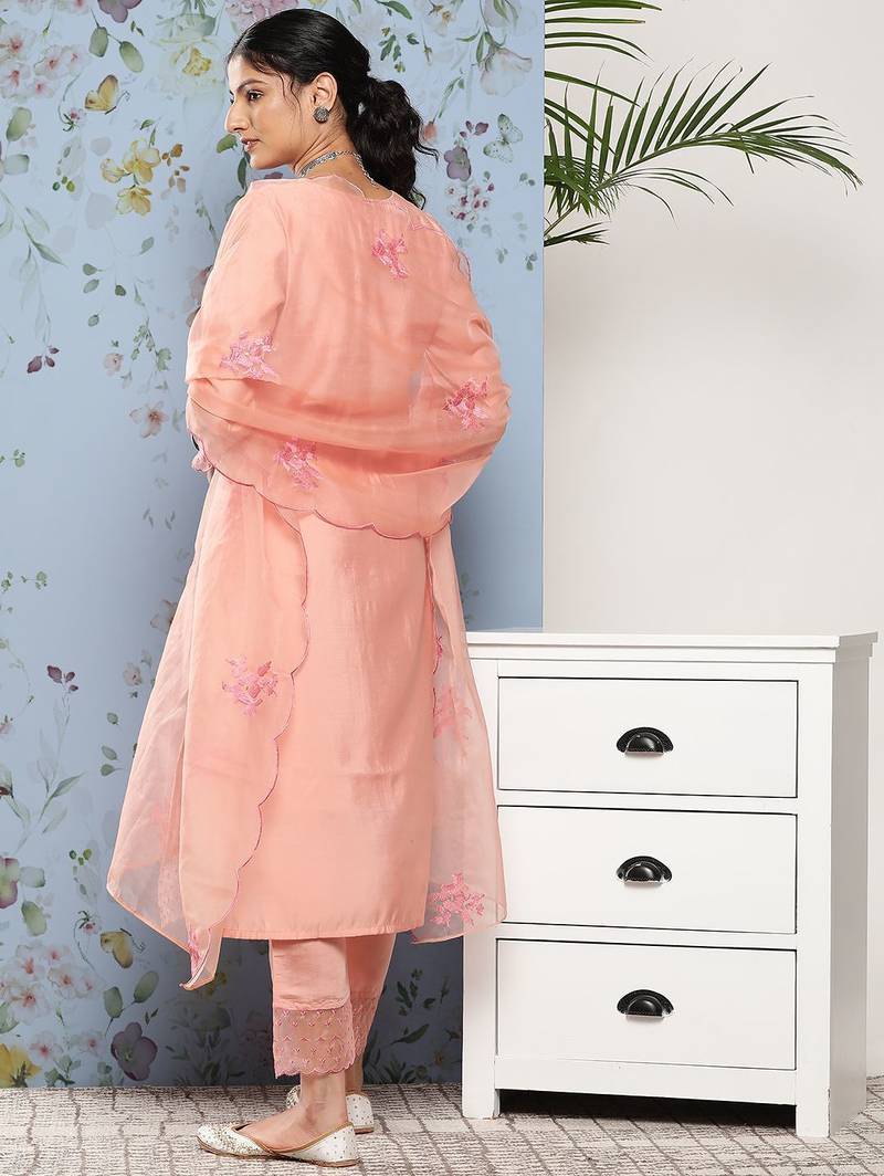 Women Peach-Coloured Floral Embroidered Thread Work Kurta with Trousers & With Dupatta