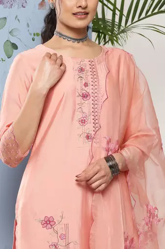 Women Peach-Coloured Floral Embroidered Thread Work Kurta with Trousers & With Dupatta