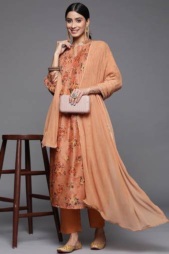 Women Floral Printed Sequinned Chanderi Silk Kurta Set