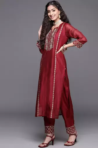 Women Maroon Embroidered Kurta with Trousers & With Dupatta