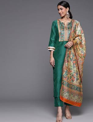 Women Green Ethnic Motifs Yoke Design Kurta with Trousers & With Dupatta 1