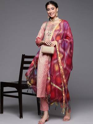 Women Dusty Pink Ethnic Motifs Embroidered Kurta with Trousers & Dupatta 7