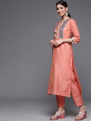 Women Peach-Coloured Ethnic Motifs Printed Kurta with Trousers & Dupatta 5