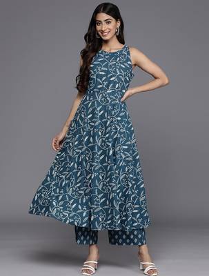 Women Floral Printed Regular Pure Cotton Kurta with Trousers 1