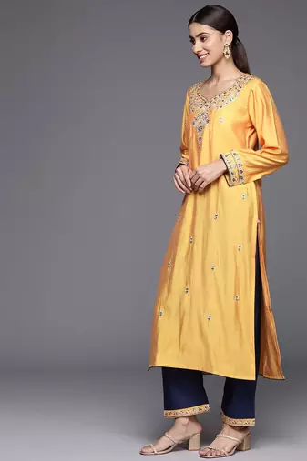 Ethnic Motifs Embroidered Regular Sequinned Kurta with Trousers & Dupatta