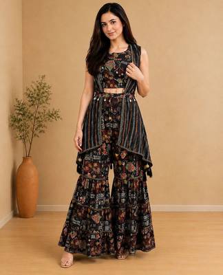 Women Ethnic Motifs Printed Regular Kurti with Sharara 5
