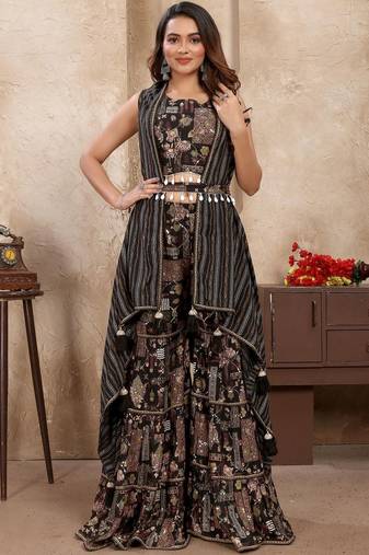 Women Embroidered Viscose Rayon Kurta Sets