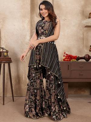 Women Embroidered Viscose Rayon Kurta Sets 3