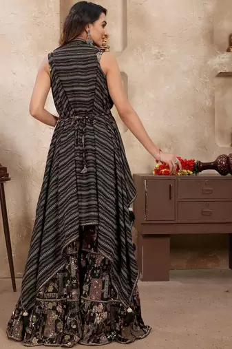 Women Embroidered Viscose Rayon Kurta Sets