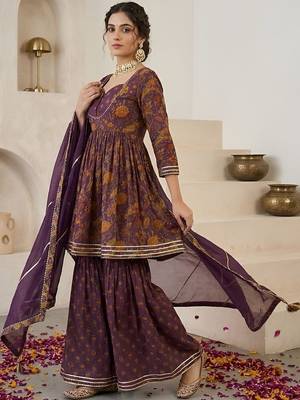 Women Paisley Printed Regular Gotta Patti Pure Cotton Kurta with Sharara & With Dupatta 3