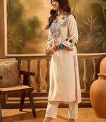Floral Embroidered Round Neck Thread Work Straight Kurta With Trousers & Bag