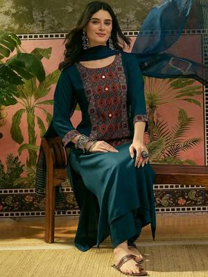 Printed Round Neck Kurta & Palazzos With Dupatta 6