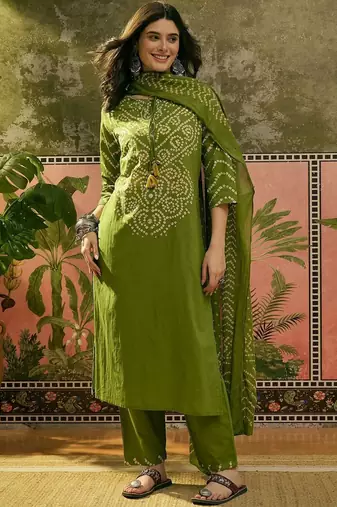 Printed Round Neck Kurta Trousers & Dupatta