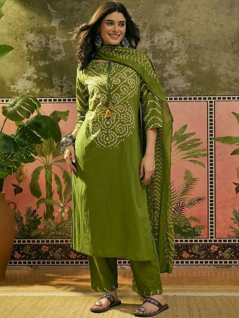 Printed Round Neck Kurta Trousers & Dupatta