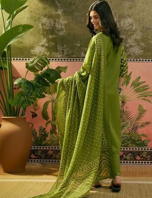 Printed Round Neck Kurta Trousers & Dupatta 6