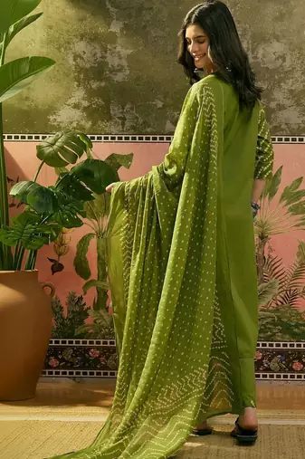 Printed Round Neck Kurta Trousers & Dupatta