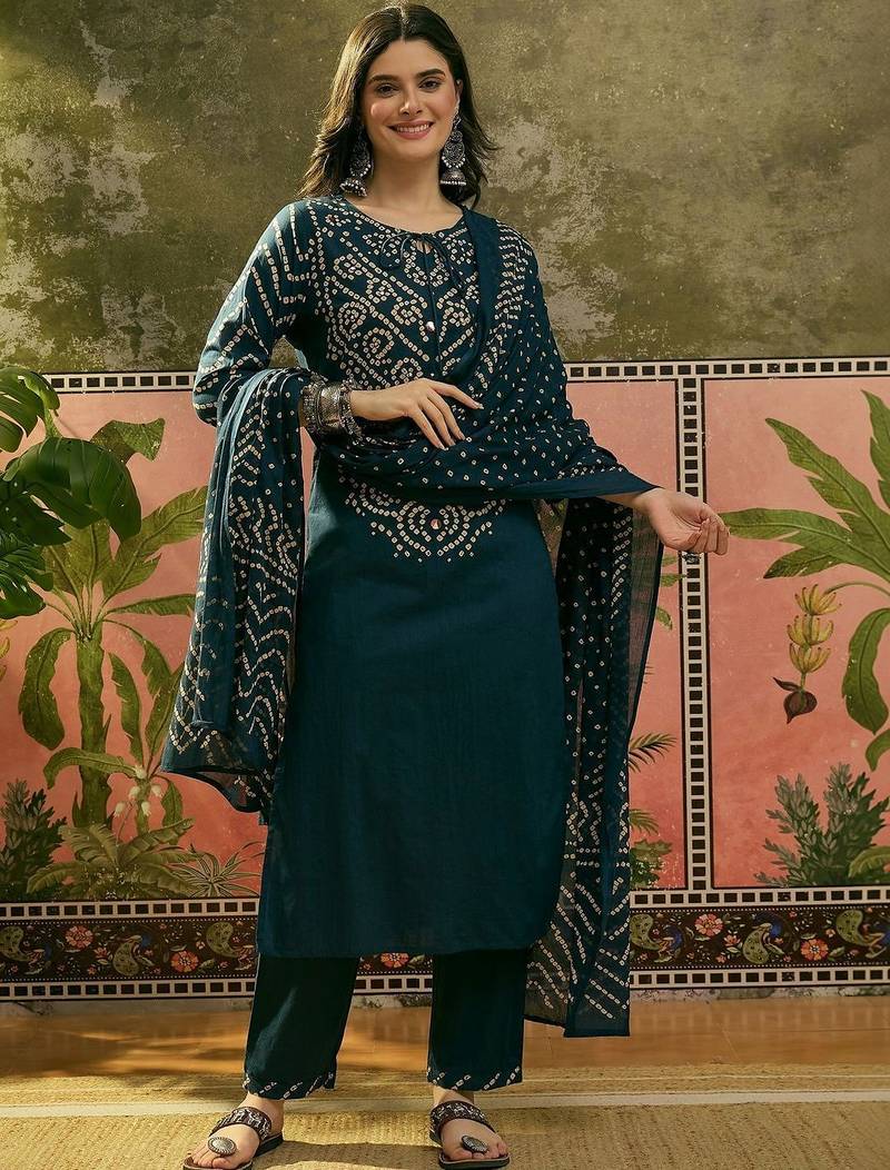 Printed V Neck Kurta Trousers & Dupatta