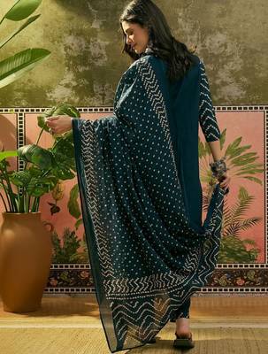 Printed V Neck Kurta Trousers & Dupatta 6