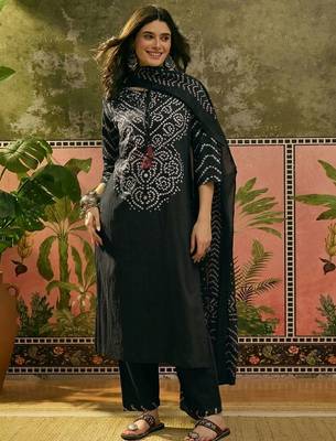 Printed Pure Cotton Round Neck Kurta & Trousers With Dupatta 1