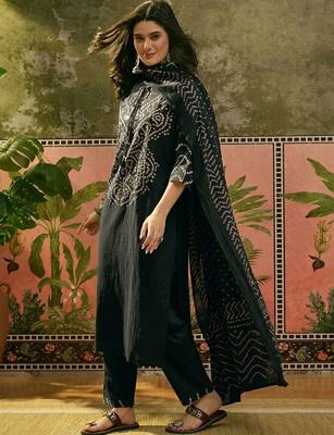 Printed Pure Cotton Round Neck Kurta & Trousers With Dupatta 4
