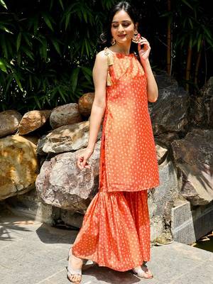 Bandhani Printed Tie-Up Neck Sleeveless Chanderi Silk Kurta Set With Dupatta 3
