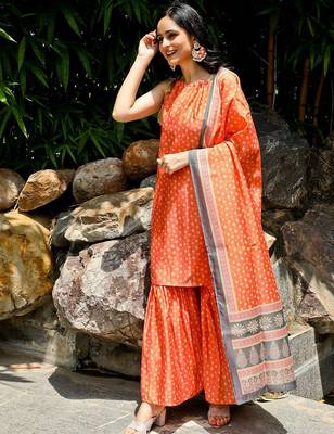 Bandhani Printed Tie-Up Neck Sleeveless Chanderi Silk Kurta Set With Dupatta 5
