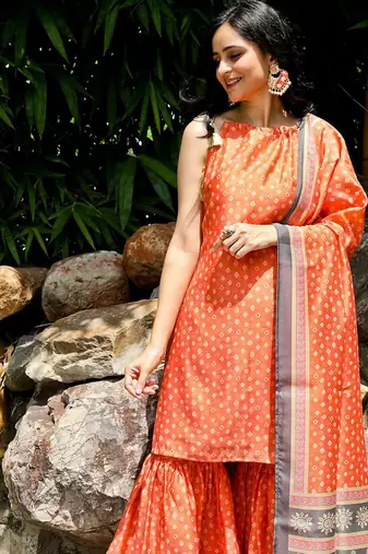 Bandhani Printed Tie-Up Neck Sleeveless Chanderi Silk Kurta Set With Dupatta
