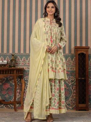 Yellow printed Silk Blend Kurta set 1
