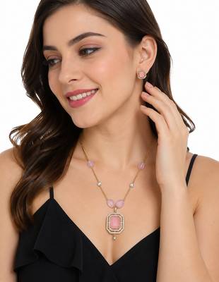 Pink stone pendant necklace and earrings jewellery set gold-tone chain, crystal embellished, pearl accents, rectangular. 1