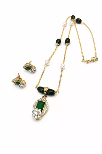 Green stone & pearl gold-tone pendant necklace and earrings set, floral pendant, oval bead chain, women's jewellery set