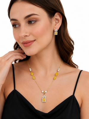 Yellow stone & pearl pendant necklace and earrings jewellery set gold-toned chain, crystal accents, beaded necklaces. 1