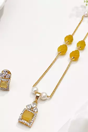 Yellow stone & pearl pendant necklace and earrings jewellery set gold-toned chain, crystal accents, beaded necklaces.