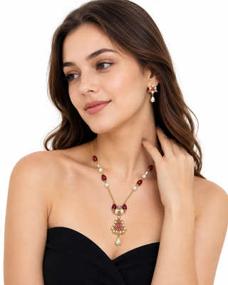 Pearl and ruby beaded necklace and earrings jewellery set gold-tone chain, drop earrings included, ruby & pearl pendant. 1