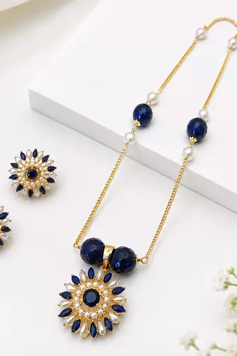 Blue crystal & pearl floral pendant necklace, stud earrings included, bead accents, sunflower design, women's jewellery