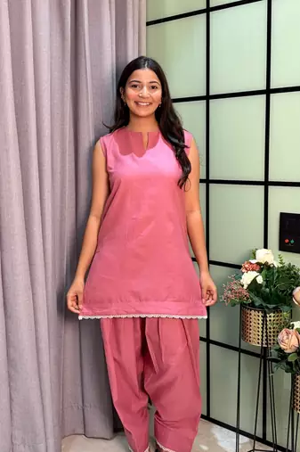 Pink Color Lace Touchup Cotton Kurti Pant Set