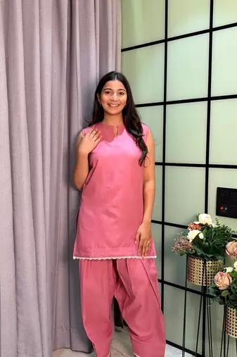 Pink Color Lace Touchup Cotton Kurti Pant Set