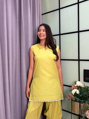 Lightt Parrot Green Color Lace Touchup Cotton Kurti Pant Set 2