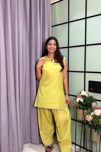 Lightt Parrot Green Color Lace Touchup Cotton Kurti Pant Set