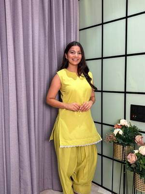 Lightt Parrot Green Color Lace Touchup Cotton Kurti Pant Set 4