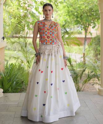 White Cotton Navratri Readymade Lehenga Choli with Thread Embroidery Work 1